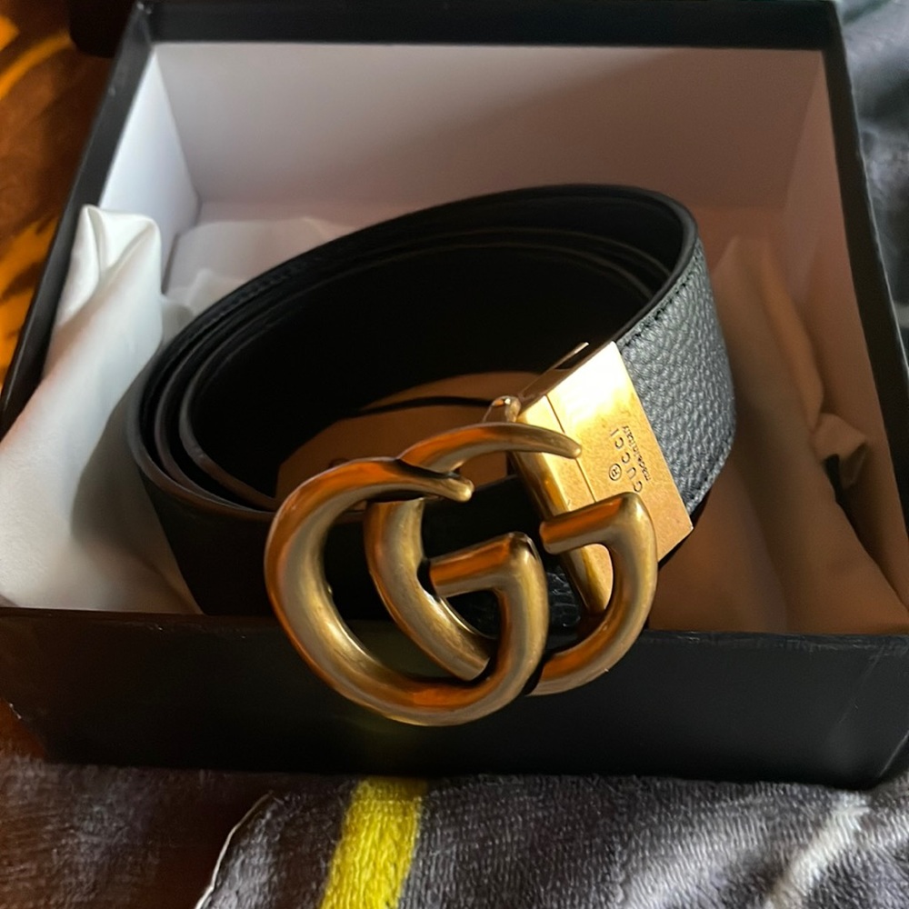 women's belt semi new women's gg black belt in its box and dust bag